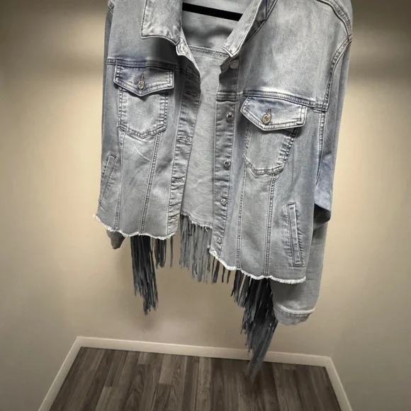 Fashion to Figure Light Blue Denim Jacket - Picture 5 of 6